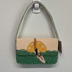 Bolso de Mano de Lujo Hecho a Mano con Cuentas Verdes y Bordado de Limón, Forro de Algodón y Nailon, Cierre de Cremallera, para Fiestas y Eventos, en Promoción - Product Image 1