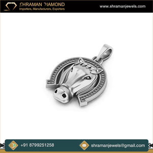 Pendentif tête de cheval en argent 925 plaqué or avec cadre en fer à cheval serti de diamants naturels VVS, charme classique unisexe unique pour un usage quotidien - Product Image 4