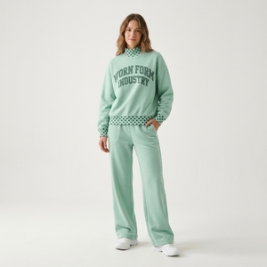 Conjunto Deportivo de Boutique para Mujer con Estampado de Lunares en Contraste, Sudadera Crema Estilo Universitario y Pantalones Anchos Relajados, Proveedor OEM ODM - Product Image 5
