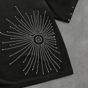 T-shirt homme en coton 100% éco-responsable, orné de strass, coupe ample, matière douce et lisse, respirant. - Product Image 5
