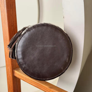 2025 gros nouveauté en cuir usiné à la main voyage bijoux organisateur étui en cuir de vachette fille bijoux stockage emballage - Product Image 5