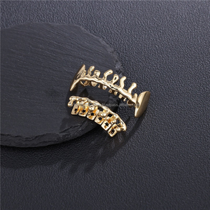 Diseño elegante Goteo estilo Dientes Grillz Goteo de agua especial Diseño personalizado Plata de ley con moissanita VVS mejorada - Product Image 4