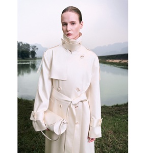 Abrigo de Invierno Ecológico para Mujer, Diseño ODM, Modelo ROH CLASSIC, Abrigo Cruzado con Cinturón, Elegante Gabardina para Mujer - Product Image 4