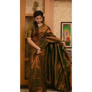 TENDANCE BANARASI SOIE DOUCE CUIVRE ZARI TISSAGE TRAVAIL SAREE AVEC CHEMISIER NON COUDU MEHNDI - Product Image 1