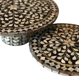 Splendid mother of pearl <b>cake</b> <b>stand</b>, black patterned seashell plate <b>set</b>, ideal for high end hospitality settings - Product Image 2