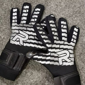 Gants de gardien de but professionnels personnalisés Blue Eagle Sports, imperméables, respirants, antidérapants, avec grip en latex pour l'entraînement et les matchs de football - Product Image 1