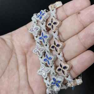 Bracelet maille cubaine en argent sterling plaqué or, entièrement serti de Moissanite VVS motif trèfle, avec sertissage griffe, pour hommes et femmes - Product Image 4