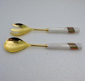 Servidor de ensalada estilo dorado, juego de servidores de ensalada de metal con mango de mármol blanco, de lujo, para mesa, uso en hoteles y hogares. - Product Image 6