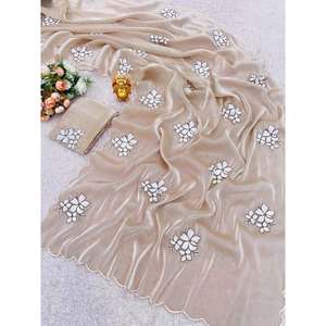 DISEÑADOR CHINON SECUENCIA DE BORDADO DE SECUENCIA ZARI WORK SAREE CON BLUSA SIN COSTAR DE BLANCO - Product Image 1
