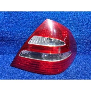 Luz Trasera Derecha Usada para Clase E A2118200464 - Product Image 1