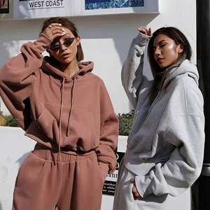 Fabricant sur mesure de survêtements pour femmes, ensembles de 2 pièces, sweat-shirt à capuche court et pantalon de survêtement long avec poches - Product Image 6