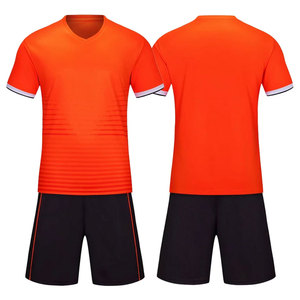 Tenue de sport sur mesure à prix abordable, uniforme de football personnalisé en couleur et taille, uniforme de football de haute qualité par sublimation - Product Image 3