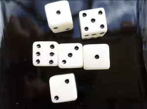 Dés en os faits à la main pour les jeux d'histoire ancienne et de fantasy - Product Image 3