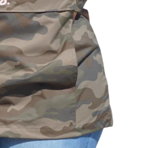 Chaqueta Anorak Camuflaje AKA para Mujer, Cortavientos con Capucha y Media Cremallera, Cresta Bordada, Verde Oliva Camuflaje Blanco - Product Image 2