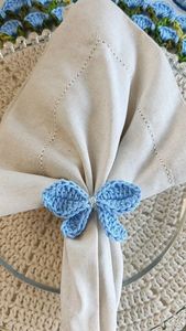 Elegante y Delicado Anillo para Servilletas de Ganchillo con Lazo Azul, Hecho a Mano con Cuentas Plateadas, Decoración de Mesa para Bodas y Fiestas - Product Image 4