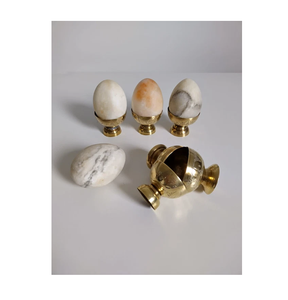 Nuevo diseño de soporte para huevos en forma de trípode, chapado en oro, de latón, con logotipo personalizado, 2 piezas, increíble diseño. - Product Image 4