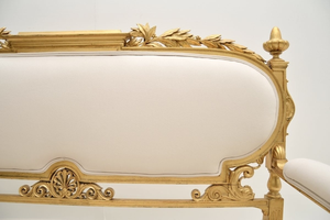 Canapé trois places classique de style européen avec revêtement à motif botanique et base en bois sculpté robuste - Product Image 6