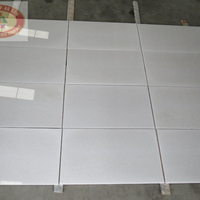 Carrelage en marbre blanc naturel du Vietnam pour les projets de revêtement de sol des halls d'hôtels et de revêtement mural des villas, qualité supérieure, blanc pur