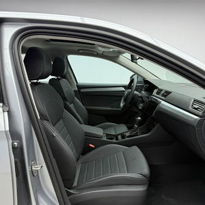 Berlina a Benzina Usata 2023 <span class=keywords><strong>Skoda</strong></span> <span class=keywords><strong>Superb</strong></span> 1.4T 2WD 280TSI DSG Turbo Automatica Trazione Anteriore Guida a Sinistra Edizione Eccellente Vernice Originale - Product Image 5