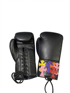 Guantes de Combate Hechos a Mano con Diseño Personalizado, Diseño de Cruz Gótica, Guantes Profesionales para Entrenamiento y Sparring - Product Image 6