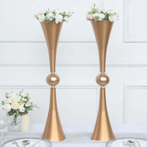 ชุดแจกันดอกไม้โลหะตกแต่งคริสตัลสีทอง 2 ชิ้น สำหรับวางกลางโต๊ะ - Product Image 2