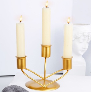 Porte-bougie double en métal en forme de cœur romantique, support de bougie décoratif pour table, porte-bougie moderne doré et noir pour tables de mariage - Product Image 5