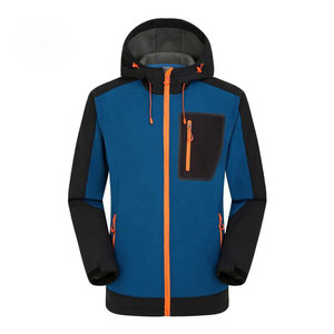 เสื้อแจ็คเก็ตผู้ชายแบบ softshell ผิวสัมผัสคล้ายหนังปลาฉลาม ระบายอากาศได้ดี กันน้ำ ให้ความอบอุ่น พร้อมการป้องกันที่ทนทานต่อการสึกหรอ เหมาะสำหรับกิจกรรมกลางแจ้ง ยี่ห้อ Fortleo - Product Image 4