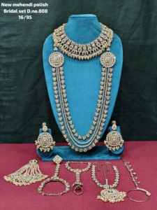 Conjunto de Accesorios Nupciales Tradicionales en Oro Rosa Intenso, Gargantilla de Cristal Rojo, Collar Largo Haram con Gotas de Piedras Preciosas - Product Image 1