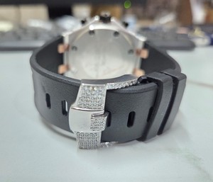 Custom Quartz <b>Watches</b> Luxury Diamond Paved Bezel Dial Chronograph Analog <b>Watch</b> Unisex <b>Black</b> Rubber Strap - Product Image 4