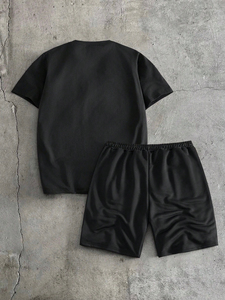 Ensemble t-shirt à manches courtes à col rond et short à cordon de serrage pour homme - Product Image 2
