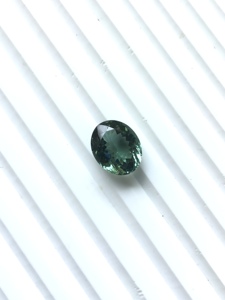Pierre de tourmaline verte naturelle de 7,53 carats, taille ovale, pour la fabrication de bijoux fins - Product Image 2