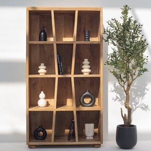 Estante de Exhibición de Madera Vandana Merino Arista, Diseño Moderno y Minimalista de Almacenamiento en Madera Sólida - Product Image 3