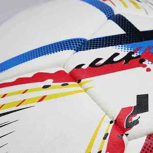 ลูกฟุตบอลเย็บมือแบบคลาสสิกพร้อมโลโก้สั่งทำใหม่สำหรับขายส่ง  ไส้ยางคุณภาพสูง ทนทานต่อแรงกระแทก เหมาะสำหรับการฝึกซ้อม - Product Image 5