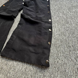 Pantalones cortavientos personalizados para hombre, de pierna ancha, con broches laterales, estilo hip hop, streetwear, holgados, de nailon, para entrenamiento. - Product Image 4