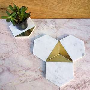 Posavasos de Mármol y Latón con Acabado Dorado para Oficina y Hogar - Product Image 3