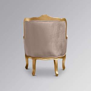 Sillón Versailles Gold Wing hecho de madera de caoba con tapicería de terciopelo cepillado color arena glamuroso para uso en sala de estar. - Product Image 3