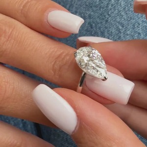 Anillo de Compromiso y Boda de Alta Calidad con Moissanita de Corte Esmeralda de 4 Quilates, Certificado IGI, Oro Blanco de 14k, Joyería para Fiesta - Product Image 6