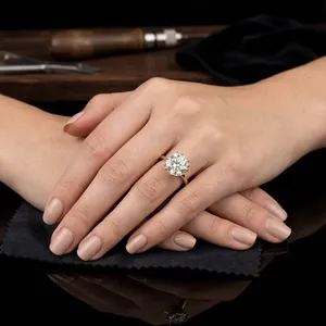 Bague solitaire en or jaune 18 carats pour femme, diamant naturel rond brillant, certifié GIA, style classique, prix de gros, bijoux - Product Image 3