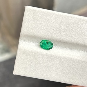 Piedra Preciosa de Esmeralda Zambiana Natural de 0.54 Quilates, Corte Ovalado Verde Intenso, Facetada, Suelta, para Joyería - Product Image 2