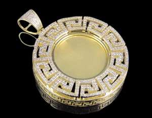 Pendentif Moissanite Luxe Doré, Sertissage Glacé, avec Halo de Diamants, Bijoux Hip Hop, Design Personnalisable et Gravable - Product Image 1