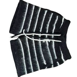 Pantalones Cortos de Mohair al Por Mayor B2B, Tejido de Alta Densidad, Estilo Urbano Moderno, Venta al Por Mayor de Fábrica - Product Image 2