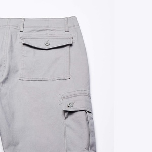 กางเกงคาร์โก้ใส่สบายแบบบางพร้อมโลโก้ที่กำหนดเองและการสร้างแบรนด์ผ้าที่ทนทานสำหรับชุดทำงานกลางแจ้งและไลฟ์สไตล์ - Product Image 4