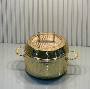 Cacerola de Madera Artesanal de Lujo con Tapa de Latón Martillado, Olla Térmica de Madera Aislada de Lujo para Alimentos, Decorativa para Servir - Product Image 5