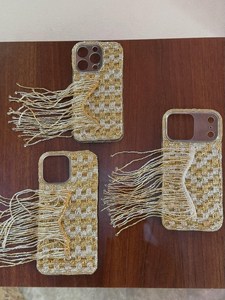 Funda de Teléfono de Lujo Hecha a Mano con Plata y Hoja de Oro, Diseño Rectangular Pulido, Bordado Artístico Novedoso - Product Image 3