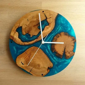 Horloge murale personnalisée en bois de manguier remplie de résine bleu-gris de qualité supérieure, fabriquée en Inde - Product Image 1
