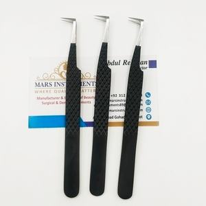 Pince à épiler pour extensions de cils à 90 degrés, finition noire mate, avec logo personnalisé, haute qualité - Product Image 4
