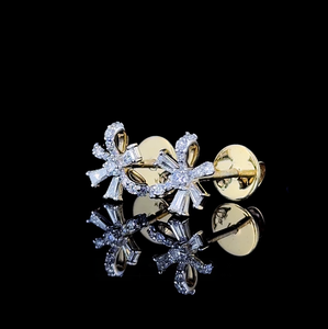 Boucles d'oreilles à clous en diamant de culture en laboratoire motif étoile florale – Bijoux en diamant de créateur en or pour femme - Product Image 3