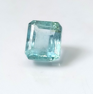 Esmeralda Nigeriana Natural de Corte Octogonal de 4.55 Ct, Gema Suelta Facetada (8x10x6.6 mm) - Product Image 1