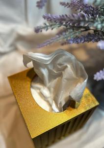 Caja de pañuelos cuadrada blanca con diseño acanalado moderno, complemento elegante y funcional, perfecta para mesa auxiliar y organizador de escritorio. - Product Image 6