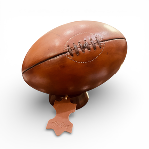 BALLON DE RUGBY ANTIQUE ANNEES 1900 - Patine antique - 100% cuir de vache - Restauré, vieilli et ciré - Taille 5 - Décoration sportive - Product Image 3